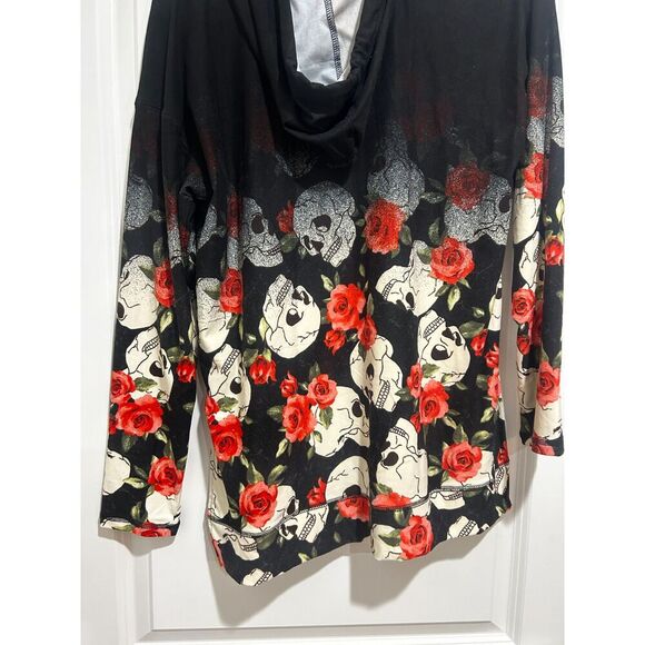 LuLaRoe Eliza Black Hoodie Halloween Dipped Skulls & Rose NWT Medium women - Picture 2 of 4
